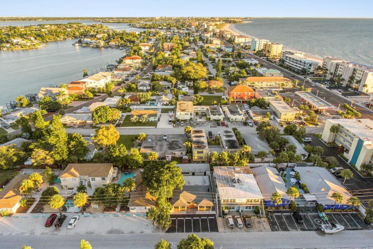 Well-Appointed Madeira Beach Condo With Patio! セント・ピート・ビーチ エクステリア 写真